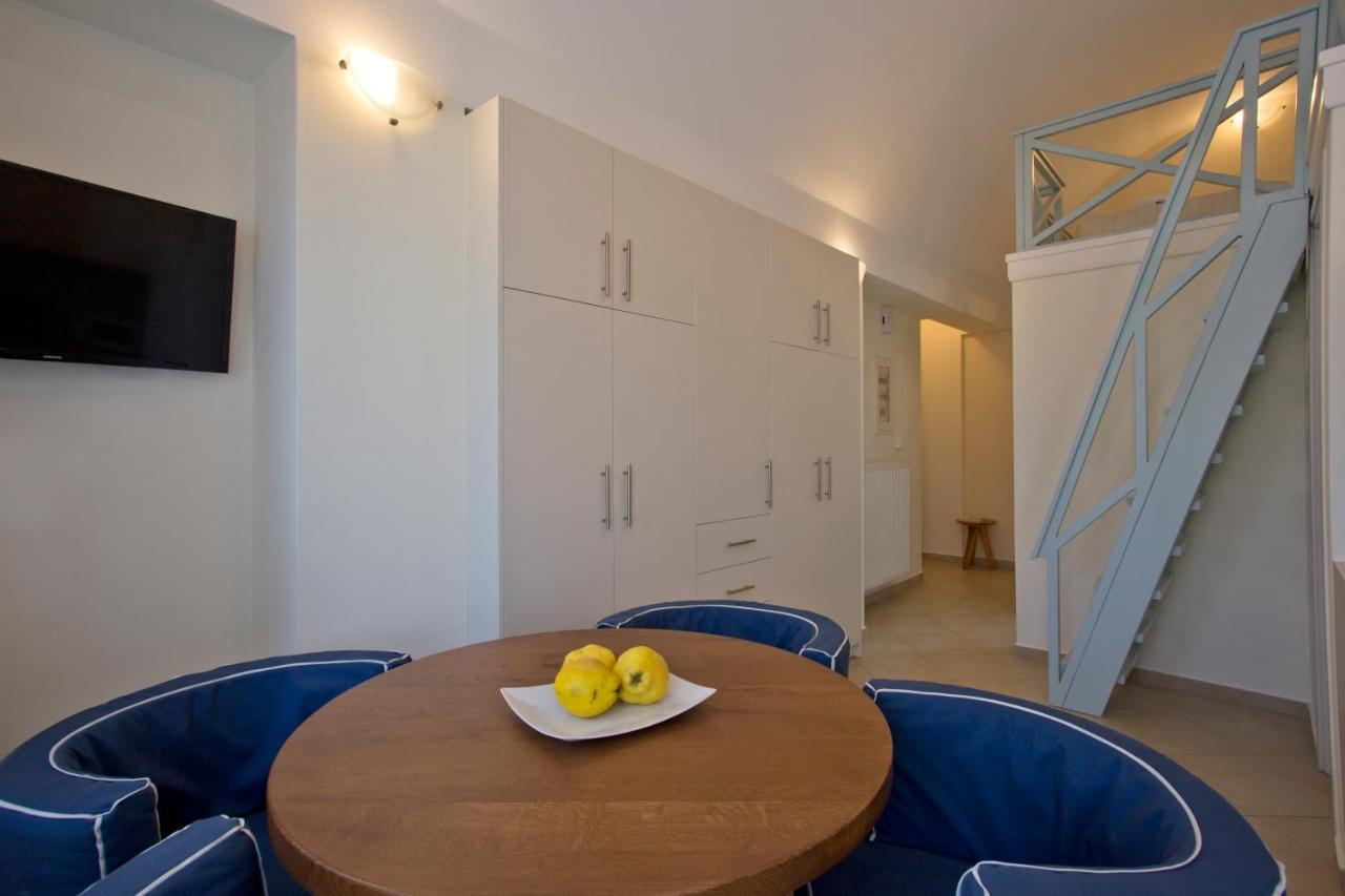 Santorini Med Homes - Sunday Apartment Мессария Экстерьер фото