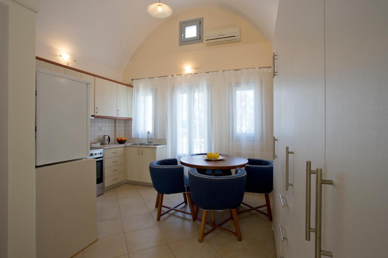 Santorini Med Homes - Sunday Apartment Мессария Экстерьер фото