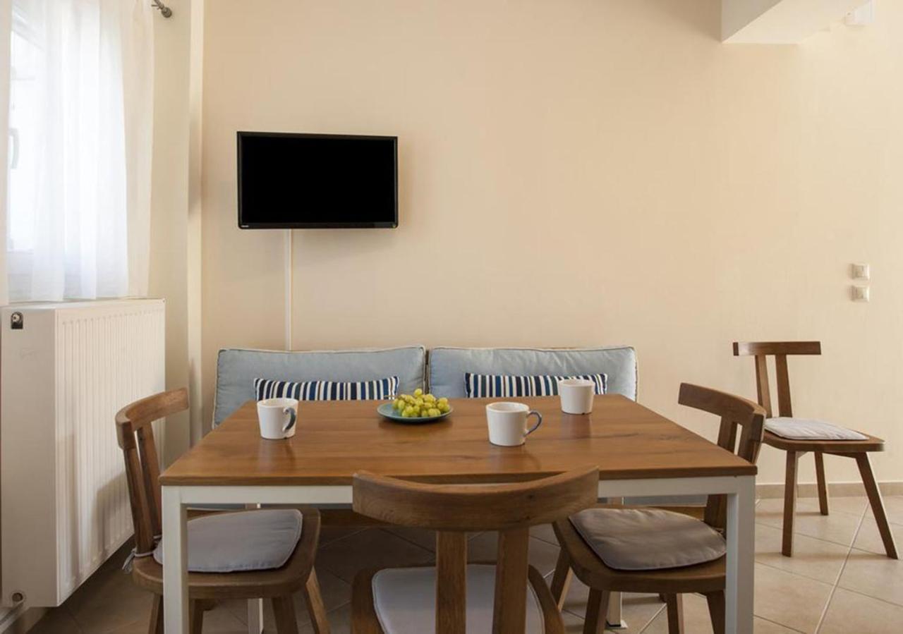 Santorini Med Homes - Sunday Apartment Мессария Экстерьер фото