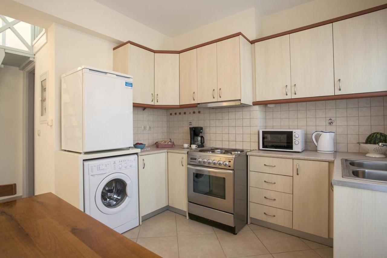 Santorini Med Homes - Sunday Apartment Мессария Экстерьер фото